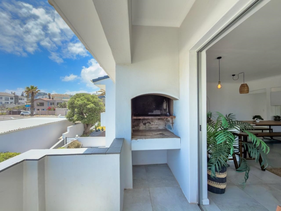 3 Bedroom Property for Sale in Table View Western Cape